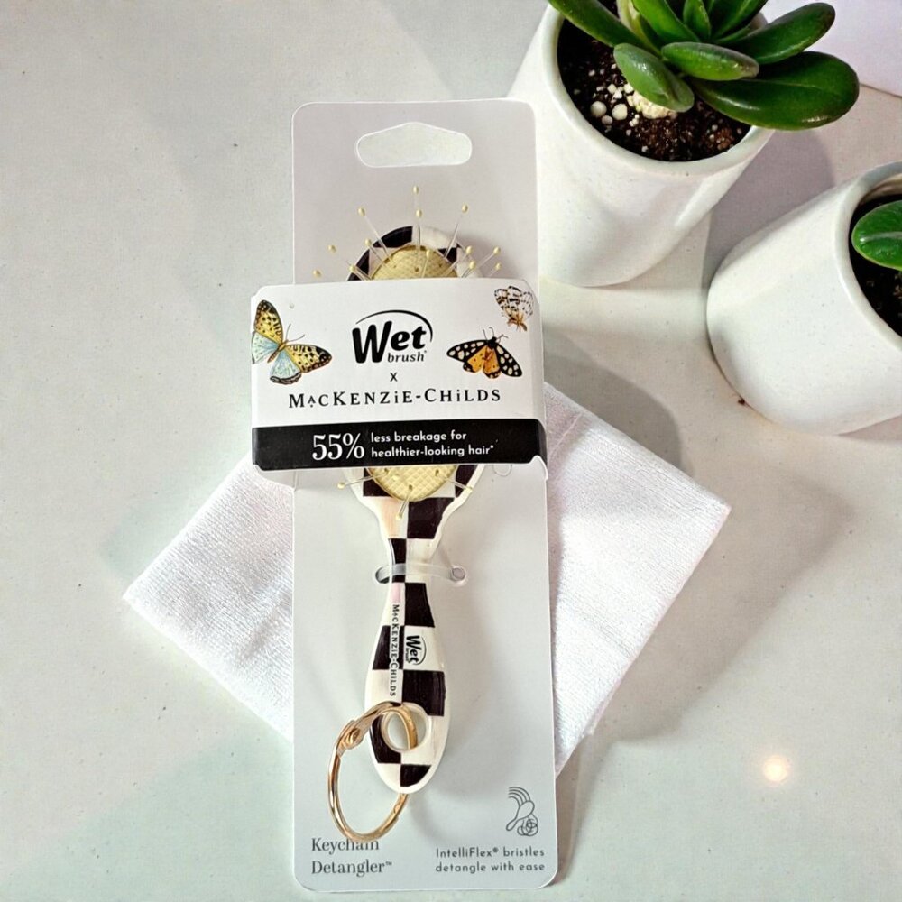 MacKenzie-Childs x Wet Brush Black White Courtly Check Keychain Brush Detangler